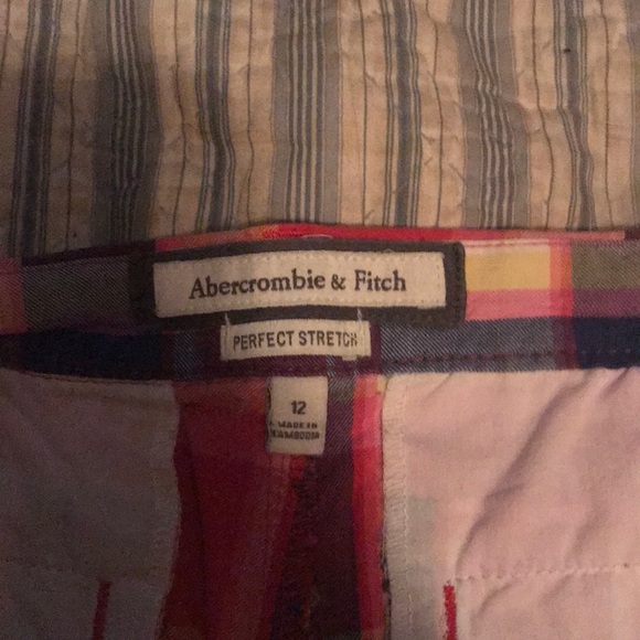 Shorts - Picture 2 of 5